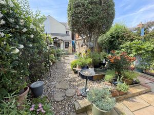 Silcott Street- click for photo gallery